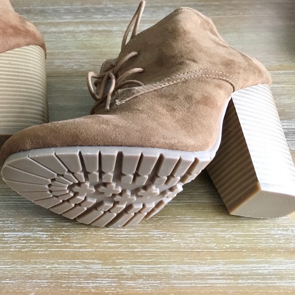 BEAUTIFUL TAN SUEDE SHOES WITH FAUX FUR INSIDE SZ9 - Picture 5 of 8